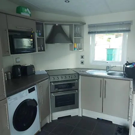 Summer Lodge Lovely Big Caravan In Hastings Sleeps 6 Free Wifi In Caravan St Leonards-on-Sea Exterior photo