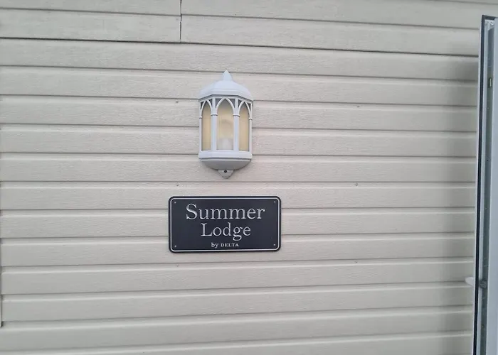 Summer Lodge Lovely Big Caravan In Hastings Sleeps 6 Free Wifi In Caravan