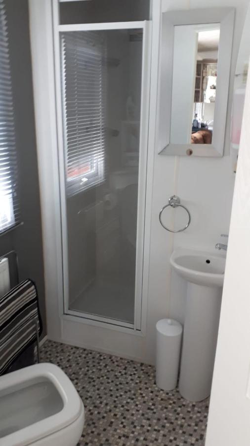 Summer Lovely Big Caravan In Hastings Sleeps 6 Free Wifi In Caravan Campsite *