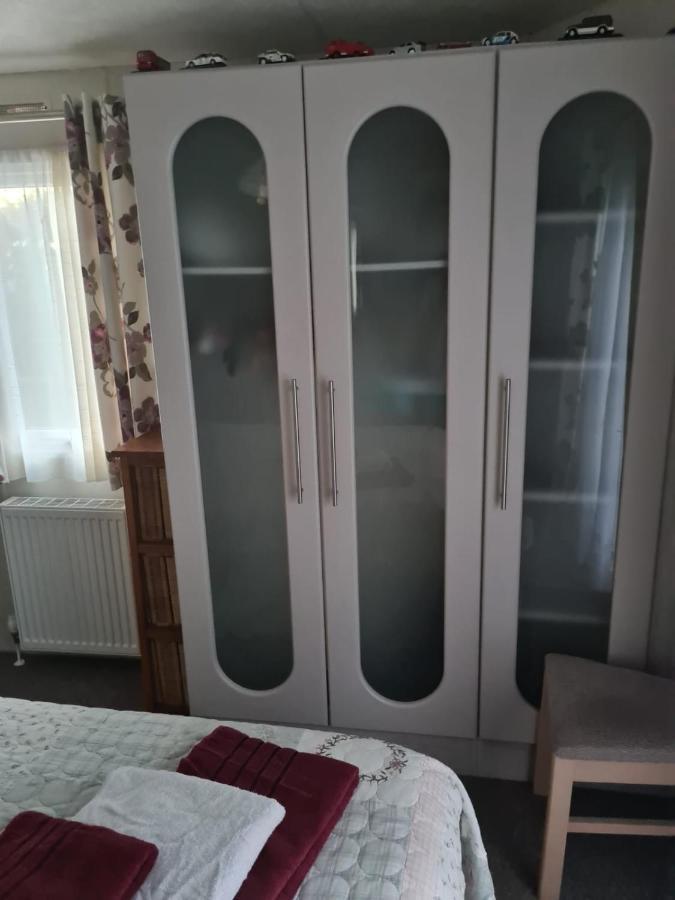 Summer Lovely Big Caravan In Hastings Sleeps 6 Free Wifi In Caravan St Leonards-on-Sea