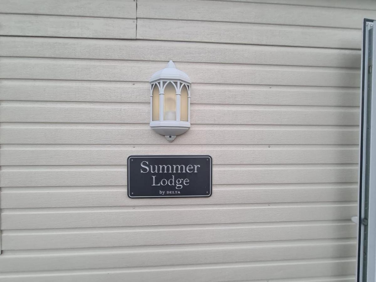 Summer Lovely Big Caravan In Hastings Sleeps 6 Free Wifi In Caravan Campsite St Leonards-on-Sea