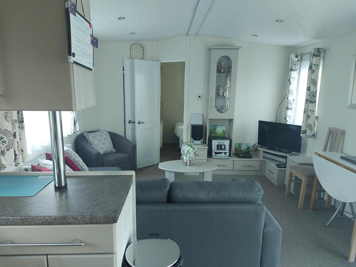 Campsite Summer Lovely Big Caravan In Hastings Sleeps 6 Free Wifi In Caravan St Leonards-on-Sea