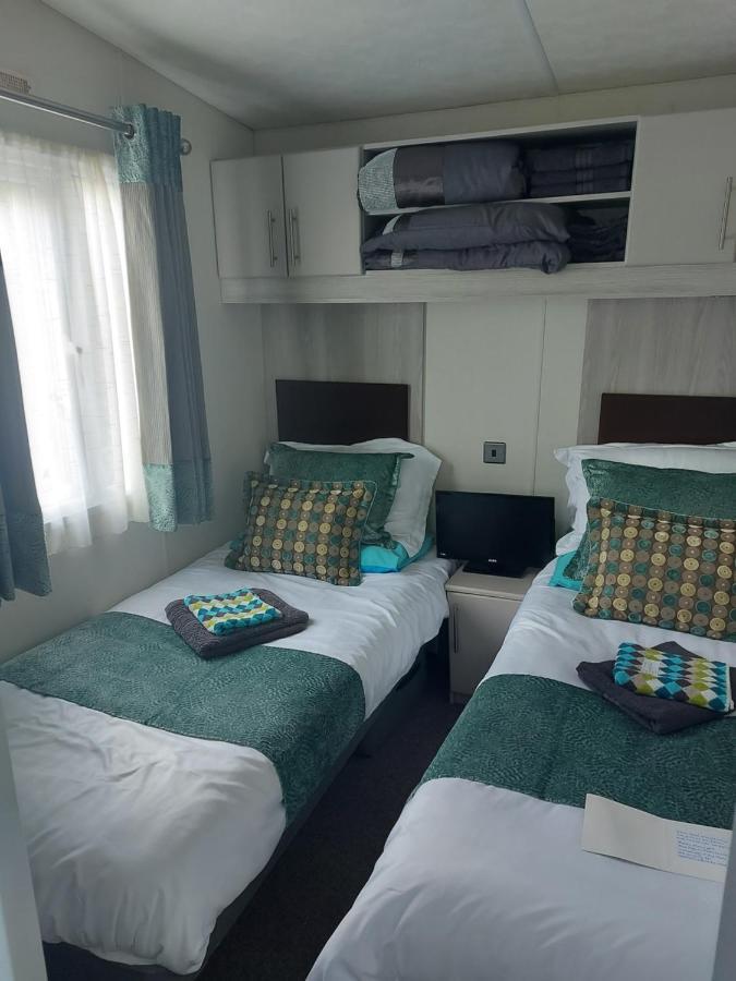 Summer Lovely Big Caravan In Hastings Sleeps 6 Free Wifi In Caravan St Leonards-on-Sea
